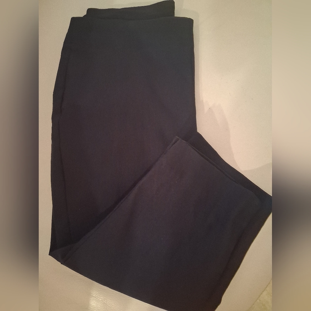 Navy Blue Slim Capri